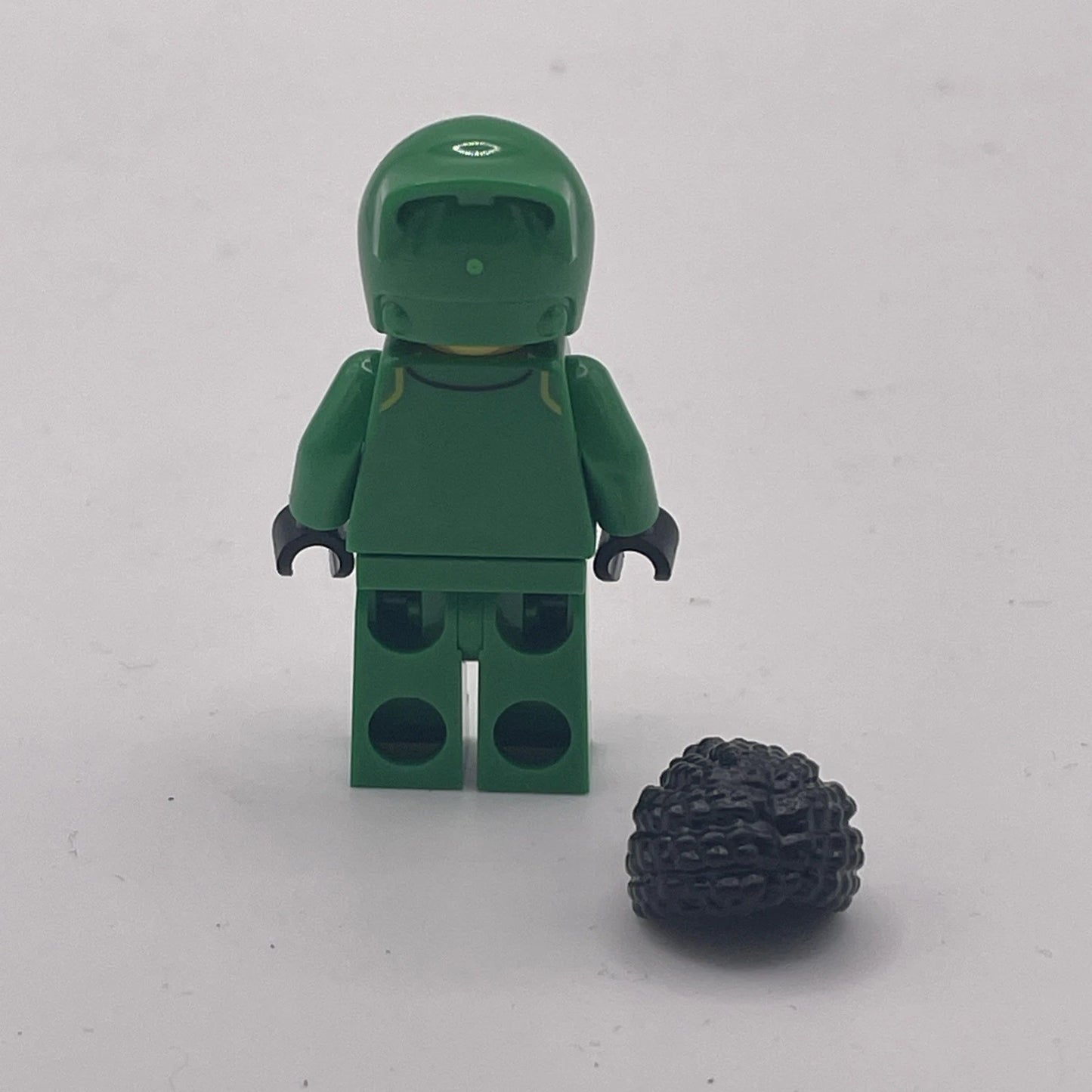 Aston Martin Aramco F1 AMR24 Driver, sc125 Lego® Minifigure