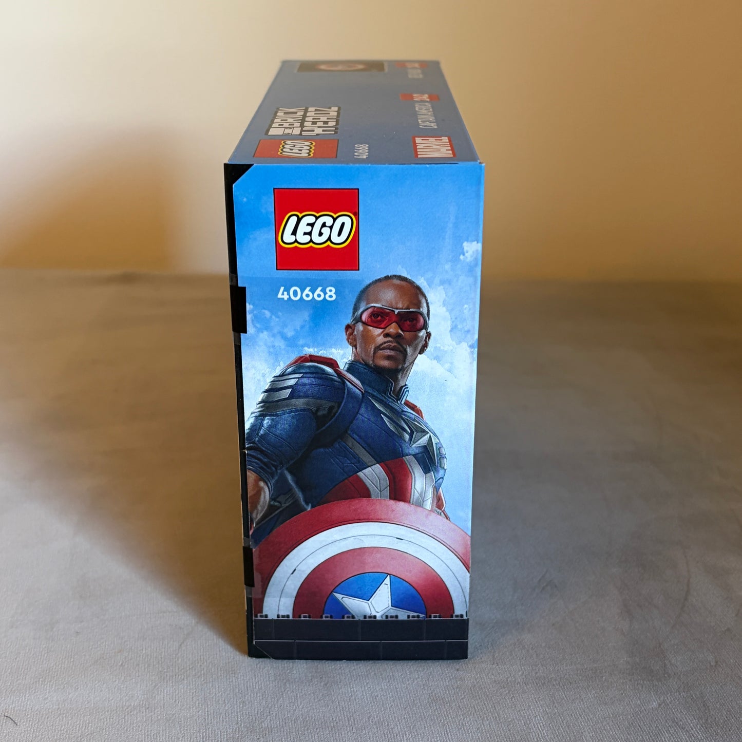 Lego® BrickHeadz Captain America & Red Hulk Figures 40668