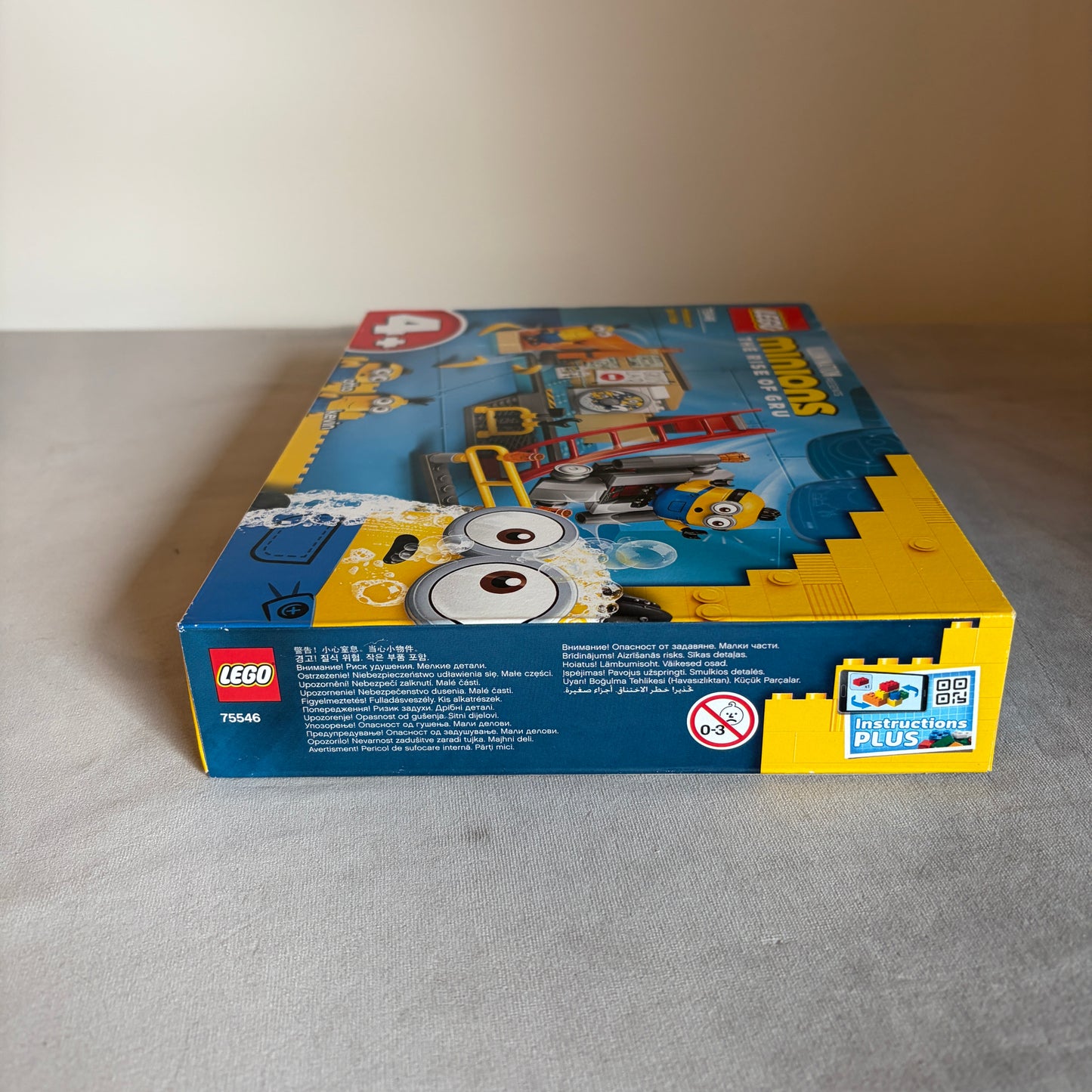Lego Minions in Gru's Lab 75546
