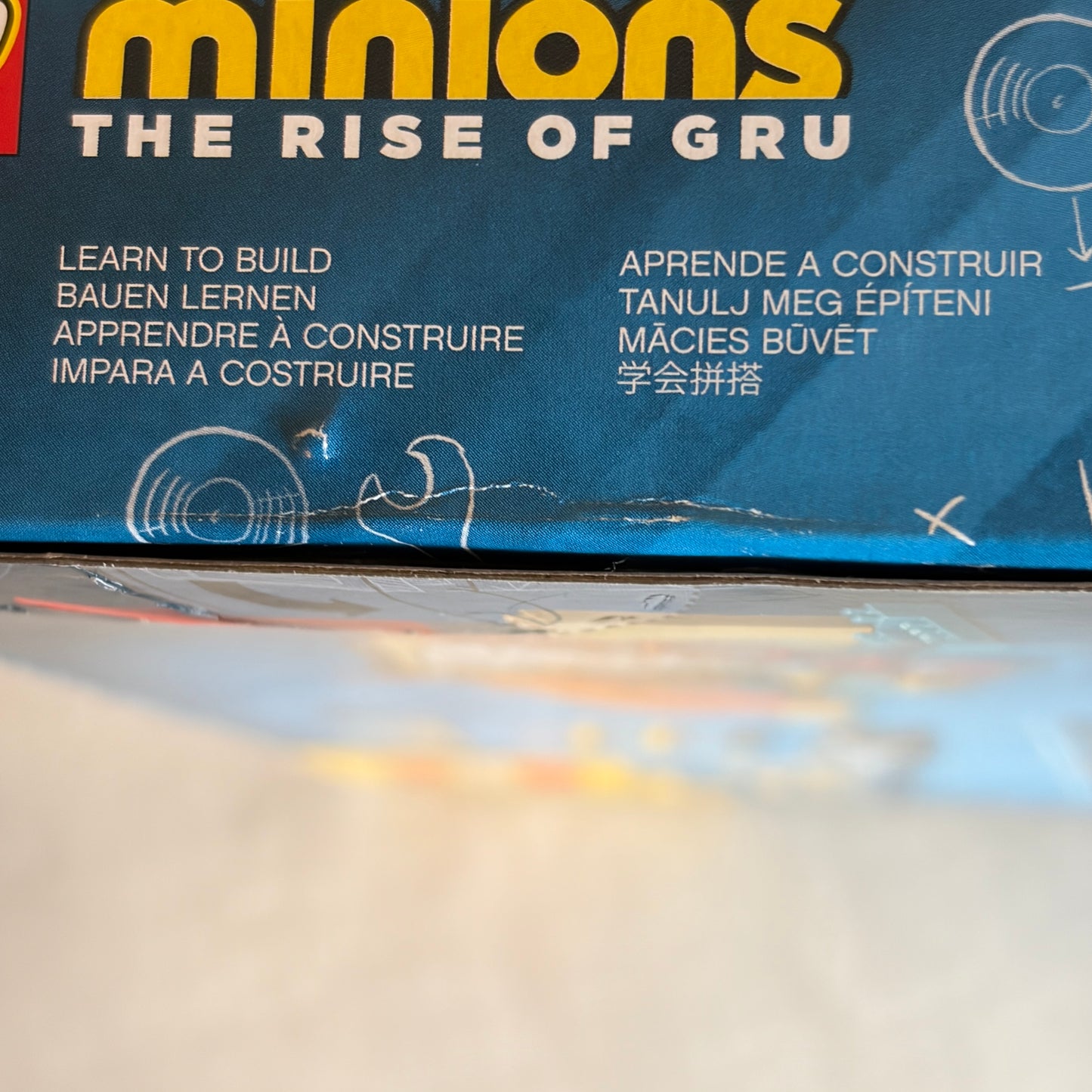 Lego Minions in Gru's Lab 75546