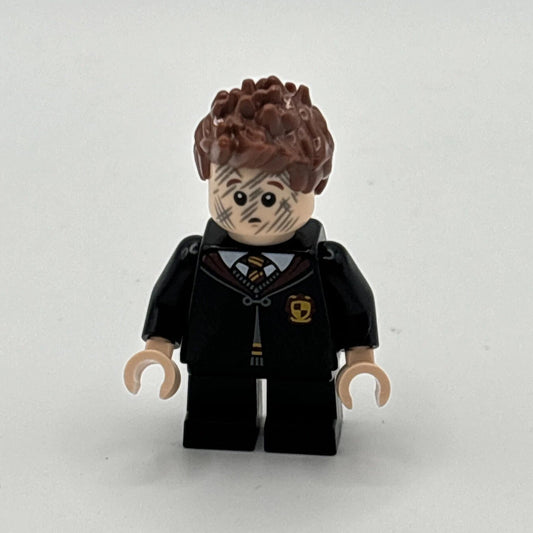 Seamus Finnigan - Gryffindor Robe Clasped, Black Short Legs, hp491